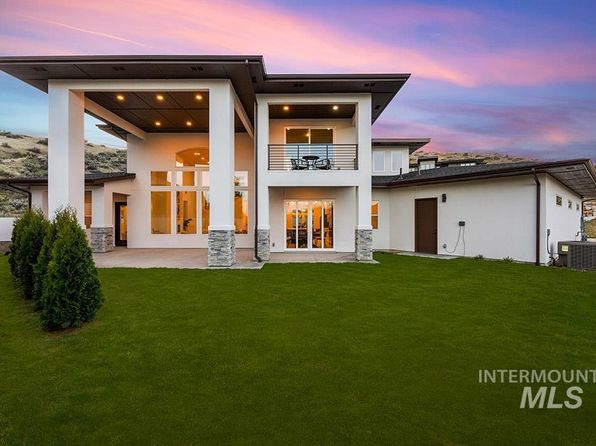 505 W Paso Fino Dr, Boise, ID 83702