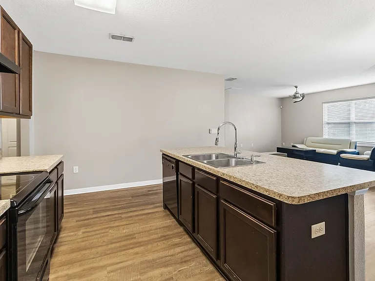 2318 Sequoia Way — Photo 9