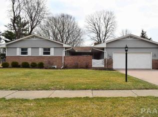 904 Westgate Rd, Washington, IL 61571