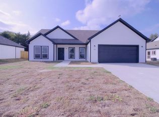 347 Rosemound St, Commerce, TX 75428