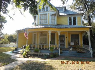 1105 27th St, Hondo, TX 78861