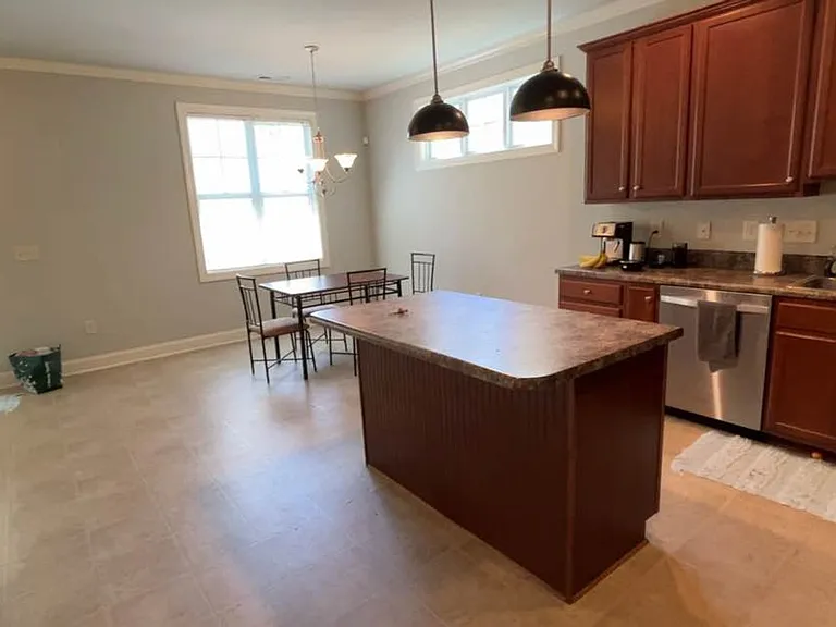 109 Windy Creek Ln — Photo 6