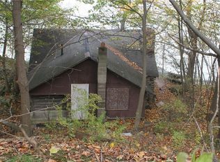 9121 Headlands Rd, Mentor, OH 44060