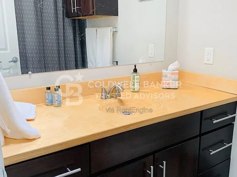 2101 40th St #204 — Photo 11