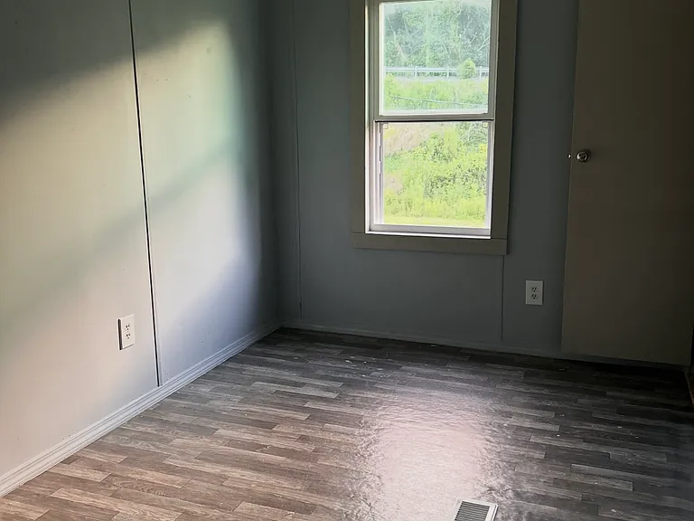 129 George Ln — Photo 4