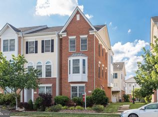 25005 Riding Center Dr, Chantilly, VA 20152