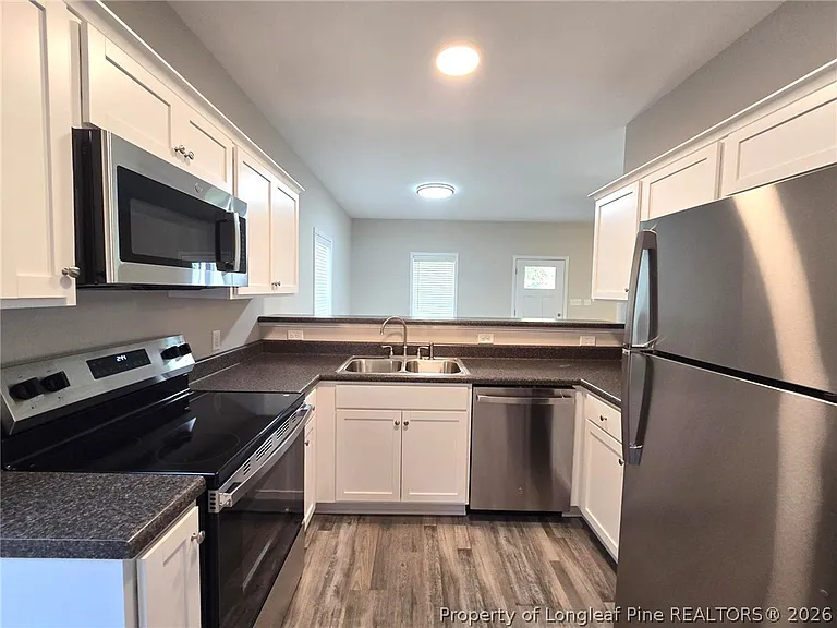 2123 Burnett Ave — Photo 17