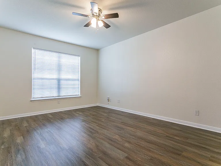 211 Azalea Way — Photo 21