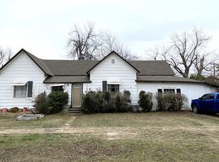 224 S Maple St, Crescent, OK 73028