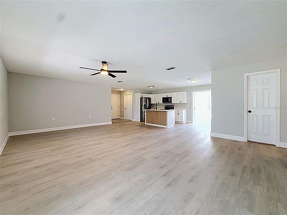 4th image of 501 ROSE AVENUE