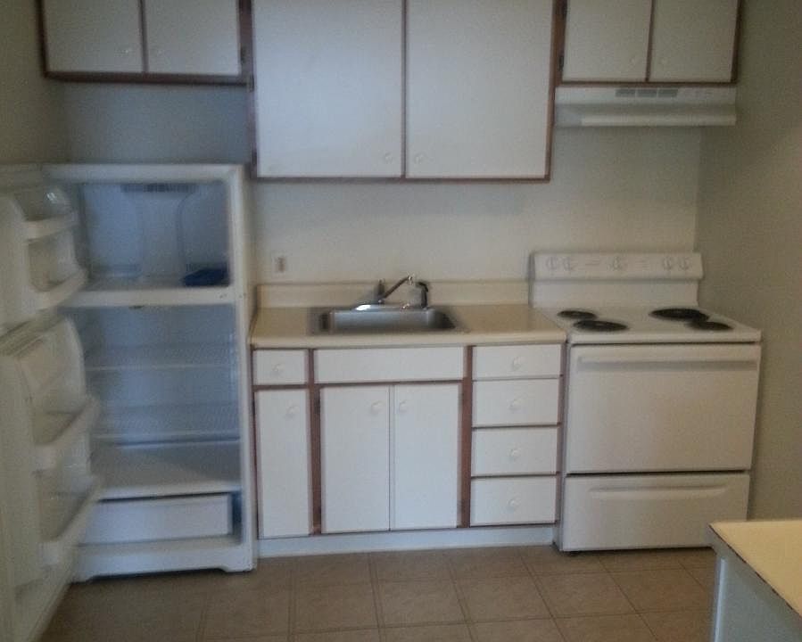 2nd image of 41 Academy St