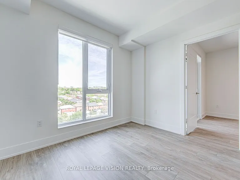 858 Dupont St #710 — Photo 10