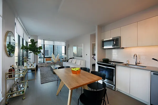 Rented by Greystar | media 2