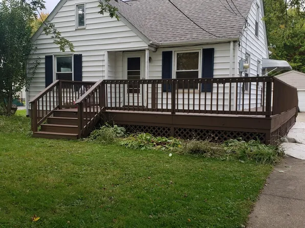 809 State Rd NW, Warren, OH 44483