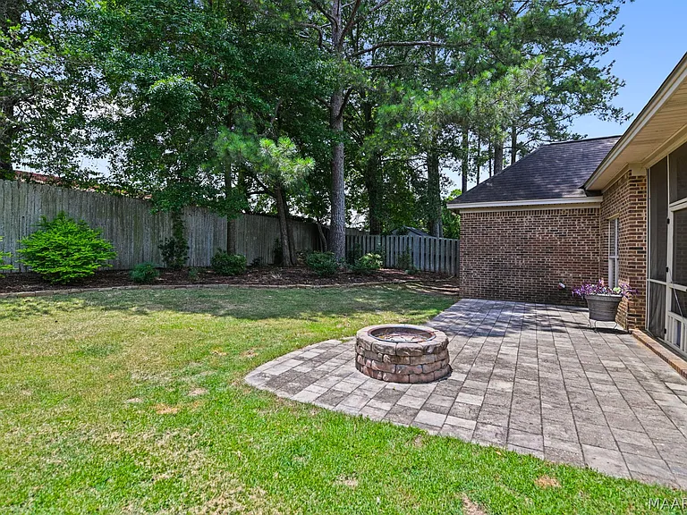1694 Pebble Creek Dr — Photo 37