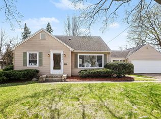 2202 Paddington Rd, Kalamazoo, MI