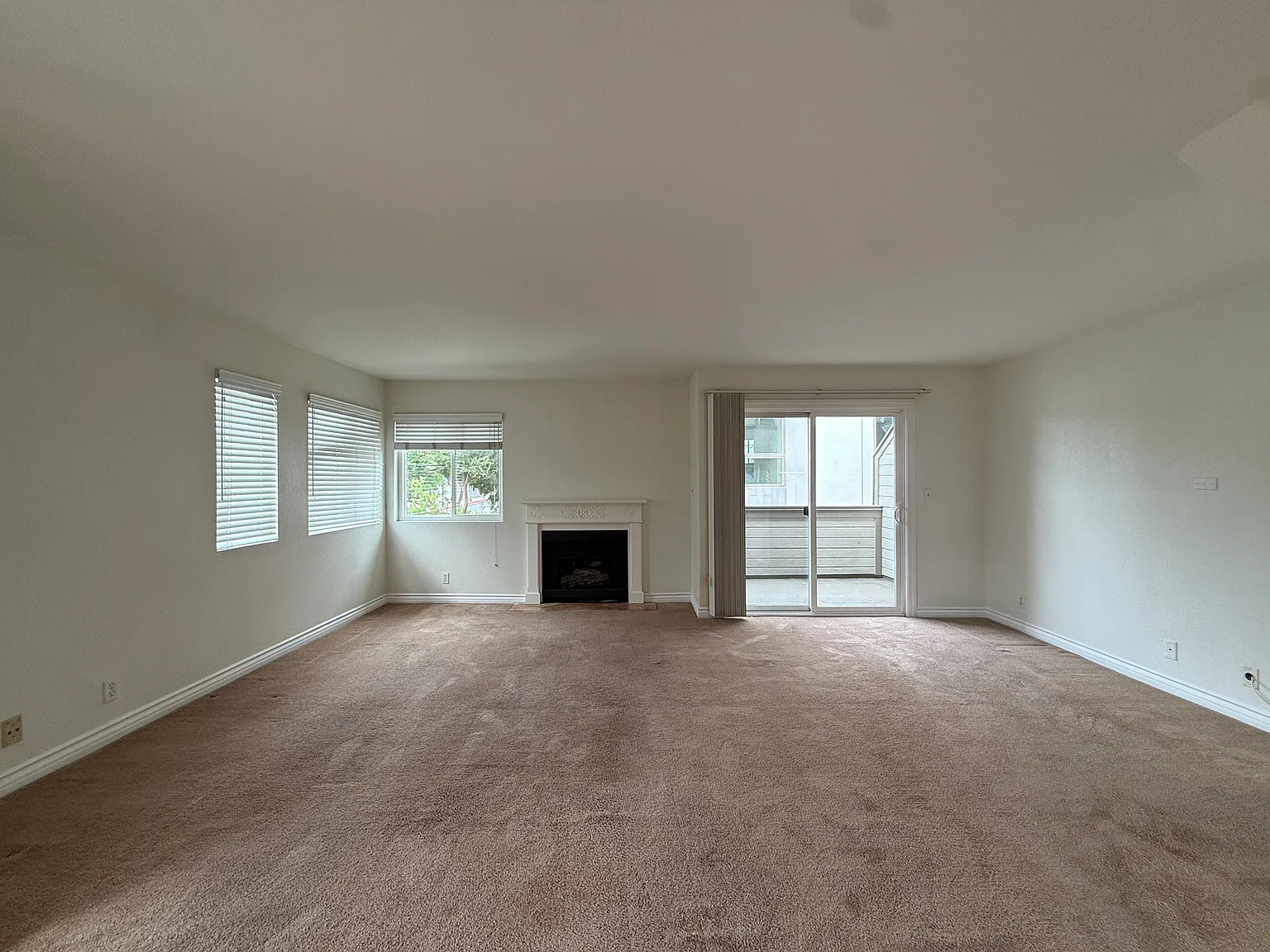2 bed, 2.5 bath, 1215 sqft, $3,200 — Photo 4