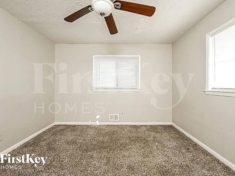 2216 Clanton Ter — Photo 9