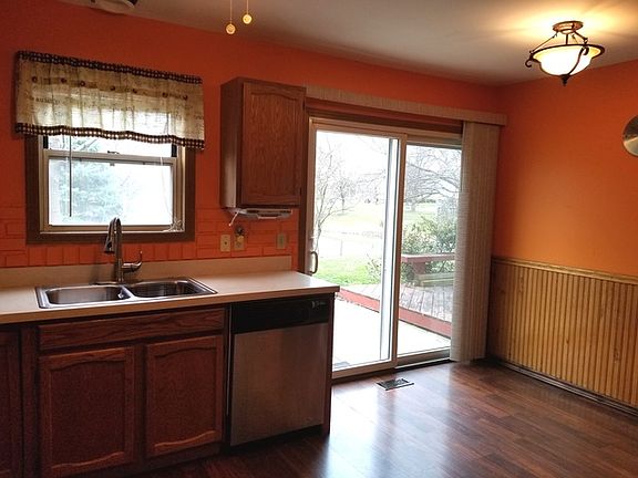 4th image of 1689 Revere Ct