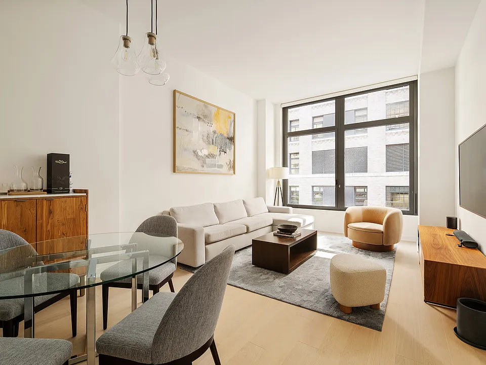 77 Charlton St #N3B