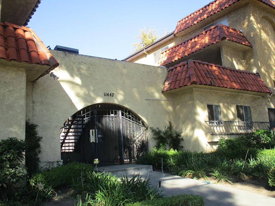 1st image of 11447 Broadway #17