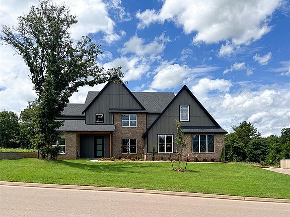 2nd image of 4601 Maple Ridge Dr