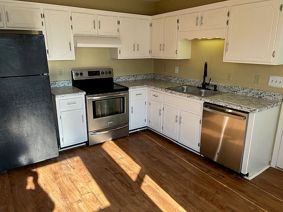 5th image of 213 Windmeade Cir