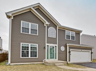 6 Baldwin Ct, Lake In The Hills, IL 60156