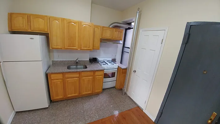 Rented by Downtown Mgt & Realty LLC | media 15