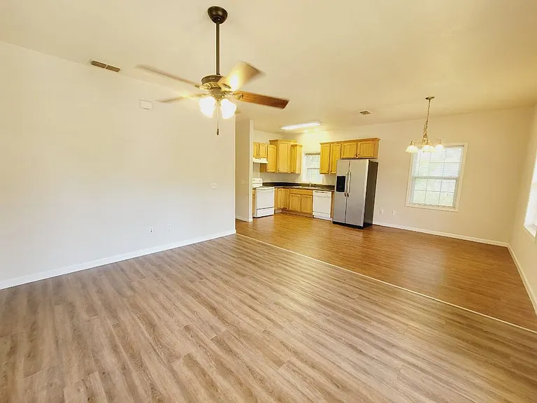 2770 Weaver Dr — Photo 5