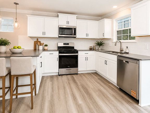 4th image of 4020 Winding Vine Ln