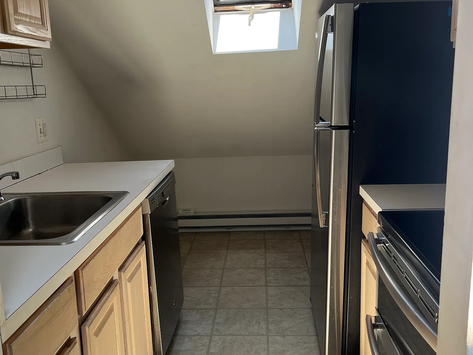 3 bed, 900 sqft, $4,500 — Photo 4