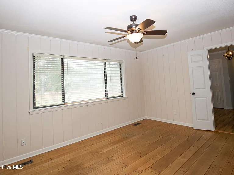 27 Par Dr — Photo 21