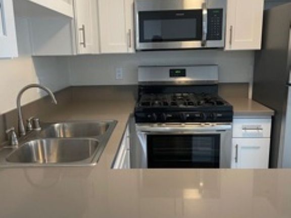 4th image of 10764 Woodbine St APT 2