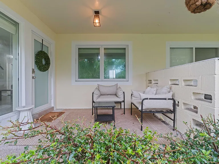 1007 NE 9th Ct — Photo 18