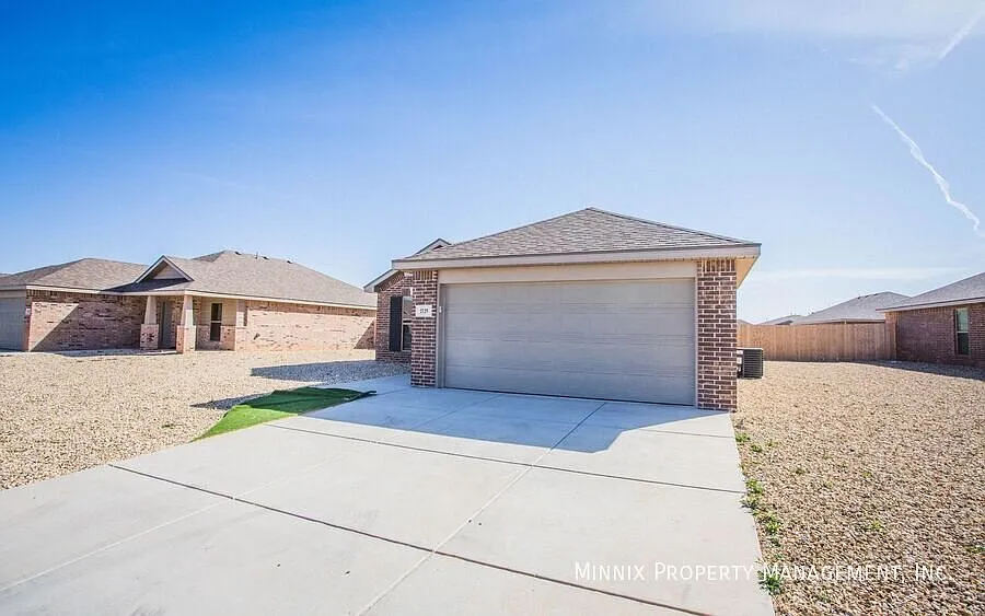 Frenship ISD | 3 Bed 2 Bath Home For Rent | 2129 Langford Ave — Photo 3