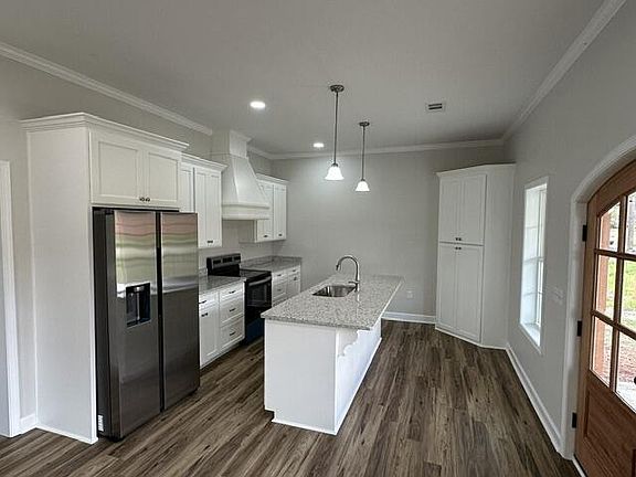 2nd image of 291 W 6th St