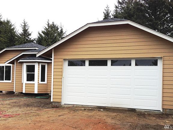 2nd image of 436 Canal Dr SE