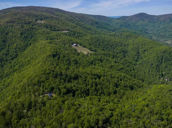 2389 E Brokenback Mountain Rd, Dyke, VA 22935