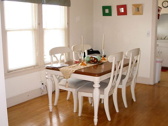 3rd image of 910 E Dayton St #2