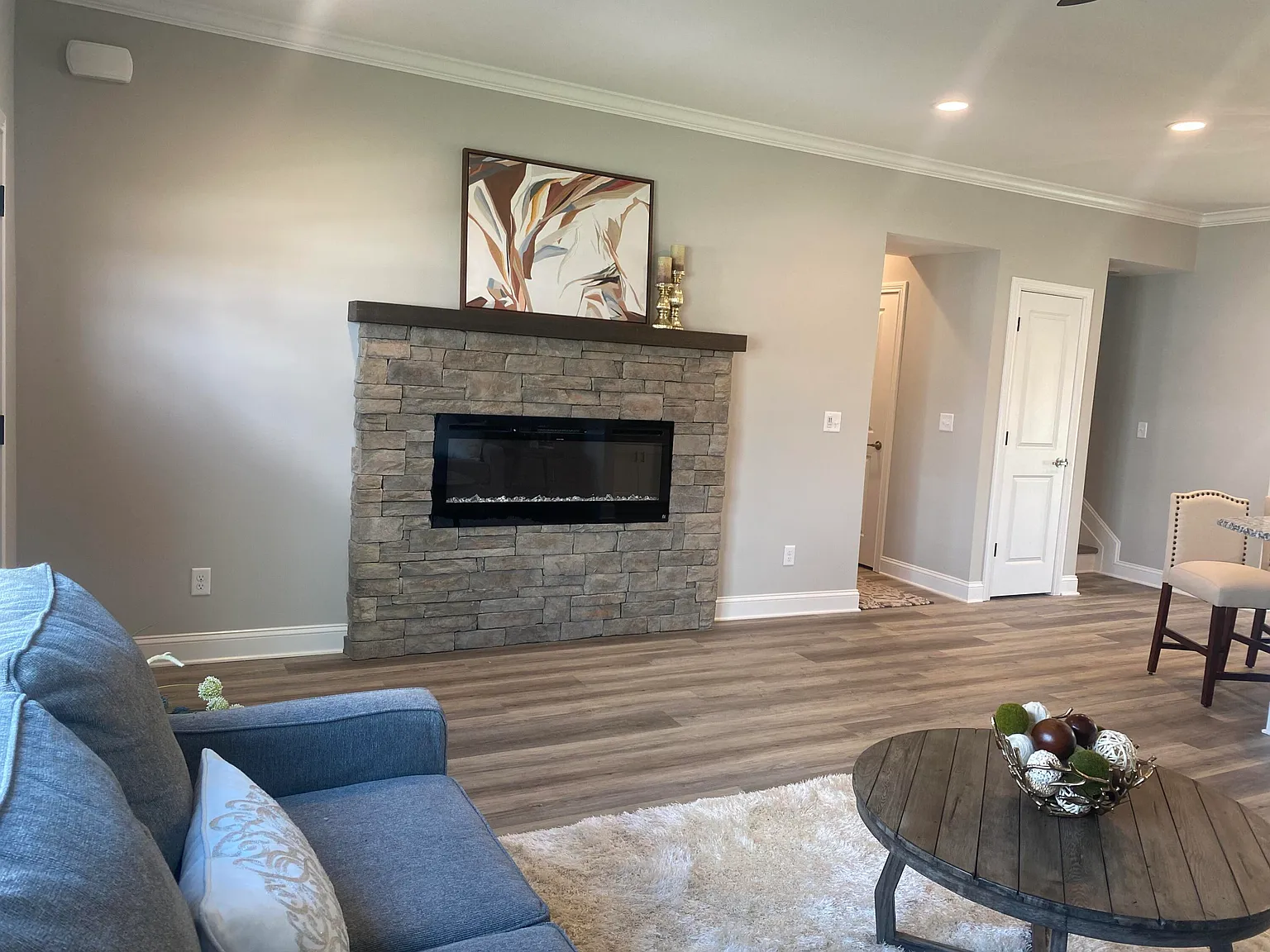 3 bed, 2.5 bath, $2,100 — Photo 3