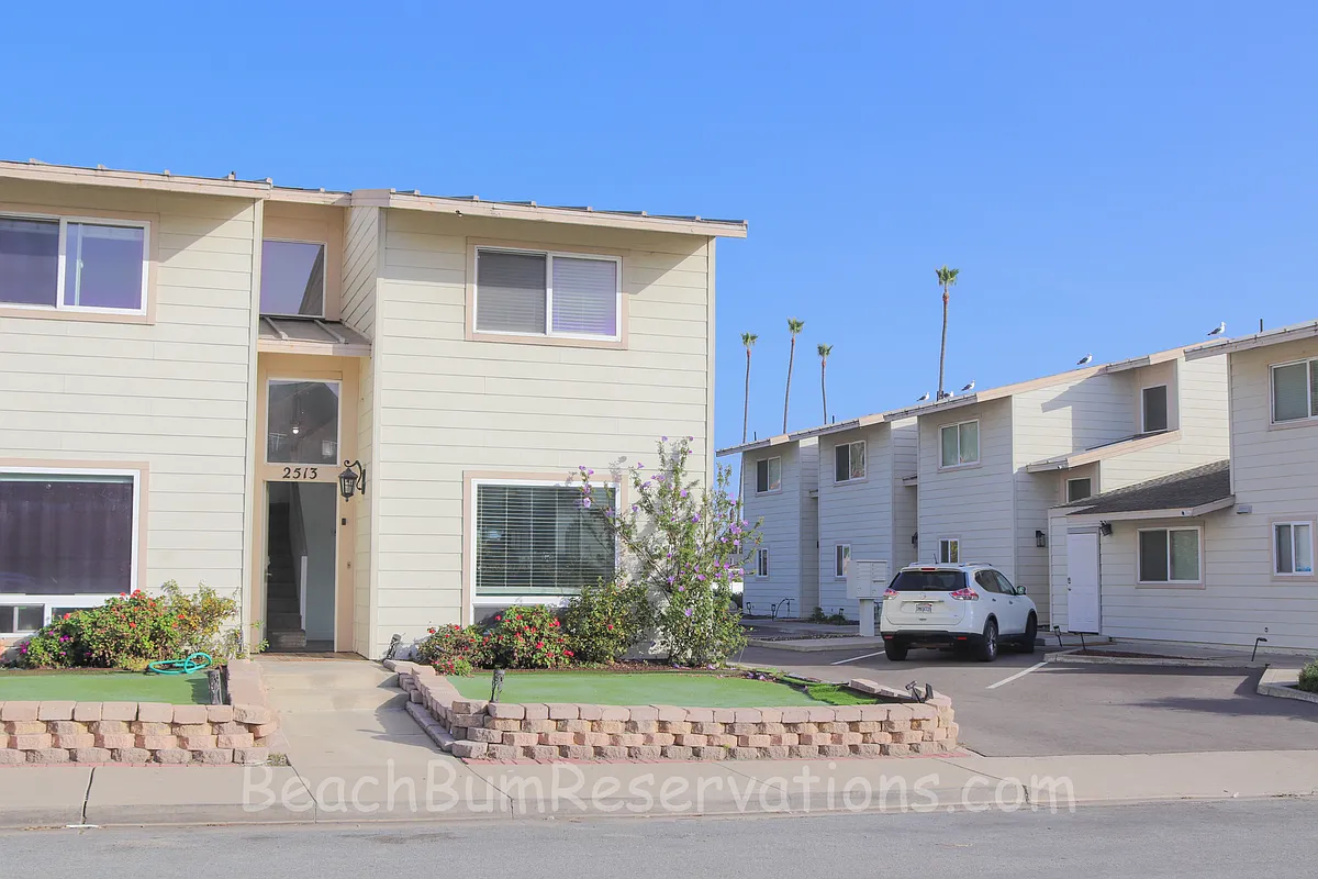 Building Photo - 2513 Solano Rd
