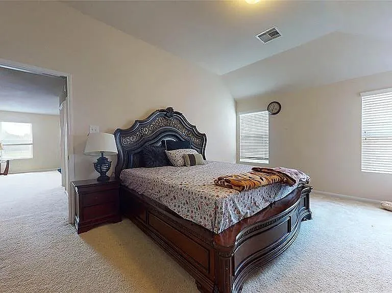 3202 Cabin Wood Way — Photo 7