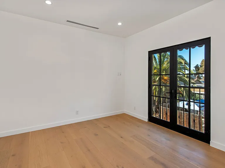 4285 Carpinteria Ave — Photo 7