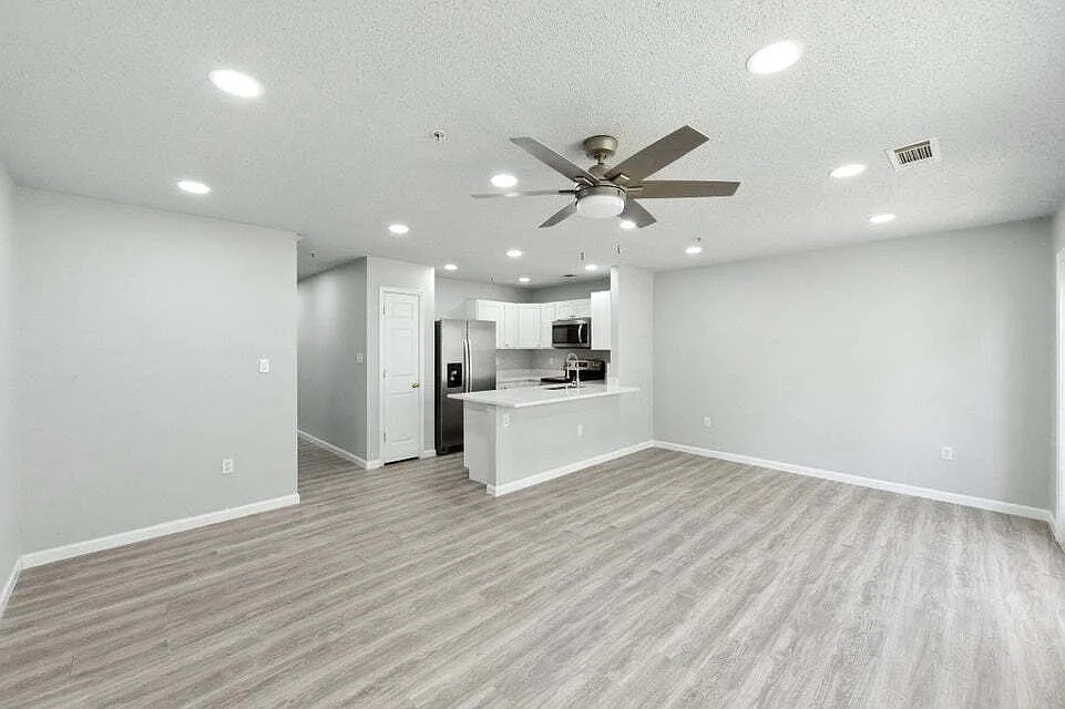 3 bed, 2.0 bath, 1356 sqft, $1,475 — Photo 4