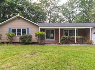 1 Lynnwood Rd, Edison, NJ 08820