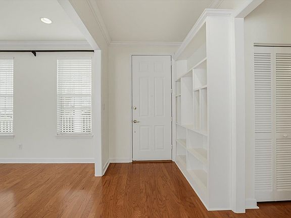 4th image of 3215 Whitman Way