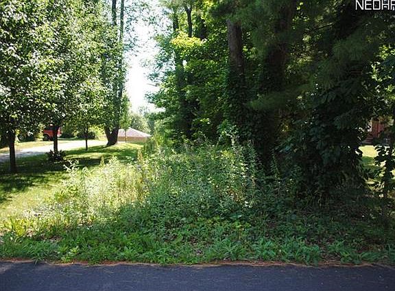 4th image of 1692 Meadowlane Dr SE