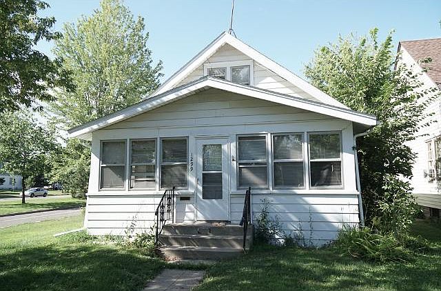 1st image of 1299 6th St E