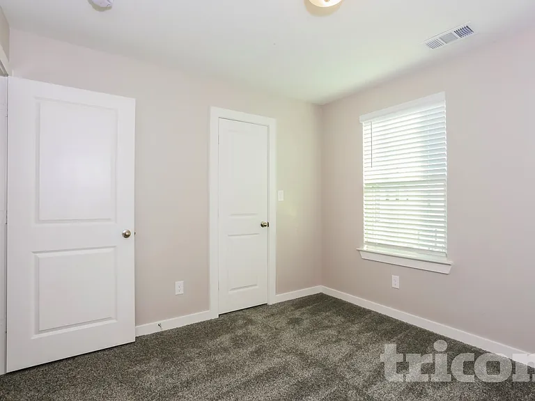 832 Feather Thorn Dr — Photo 10